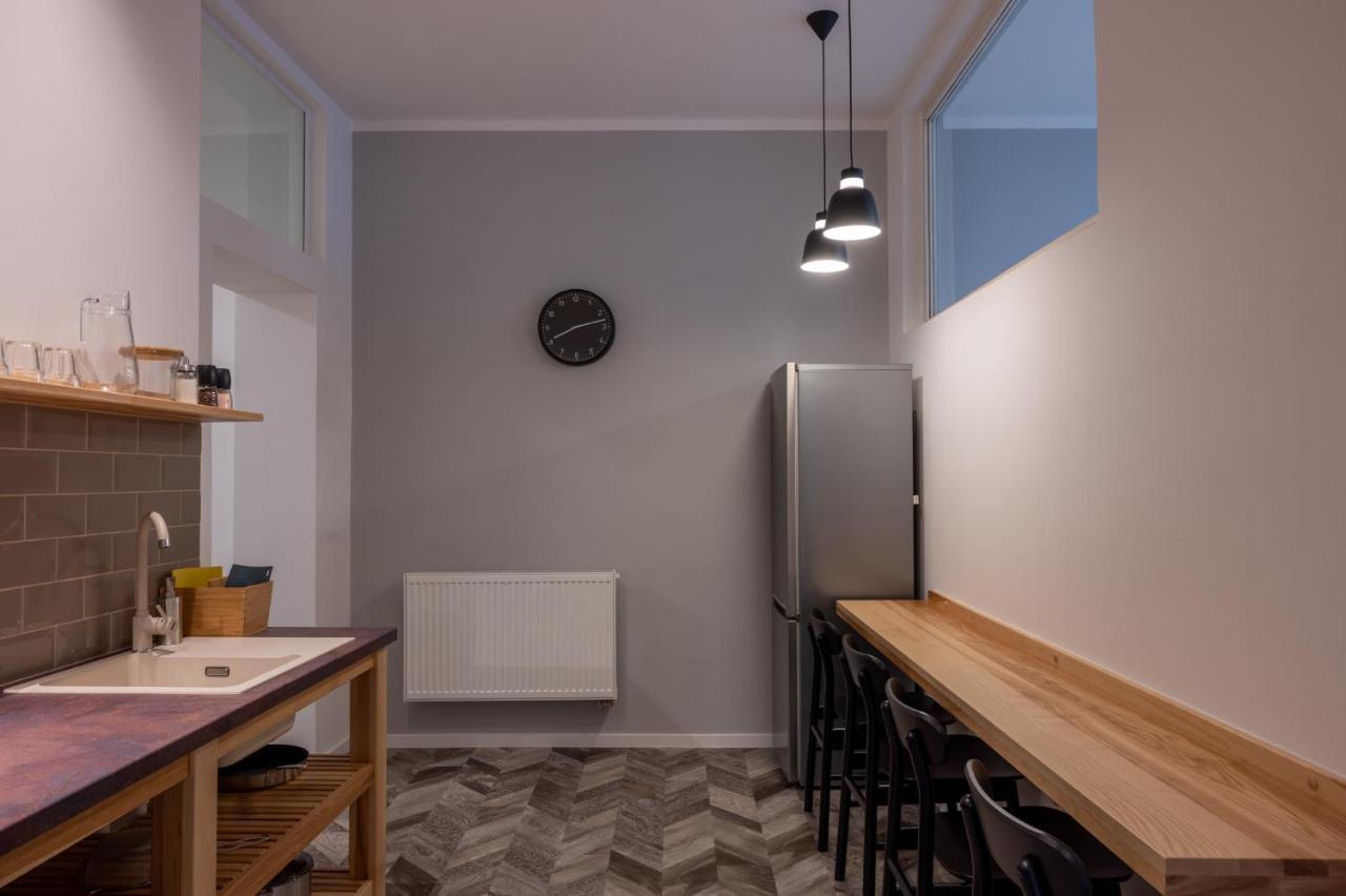 Art Hostel & Apartments Двур-Кралове-над-Лабем Экстерьер фото